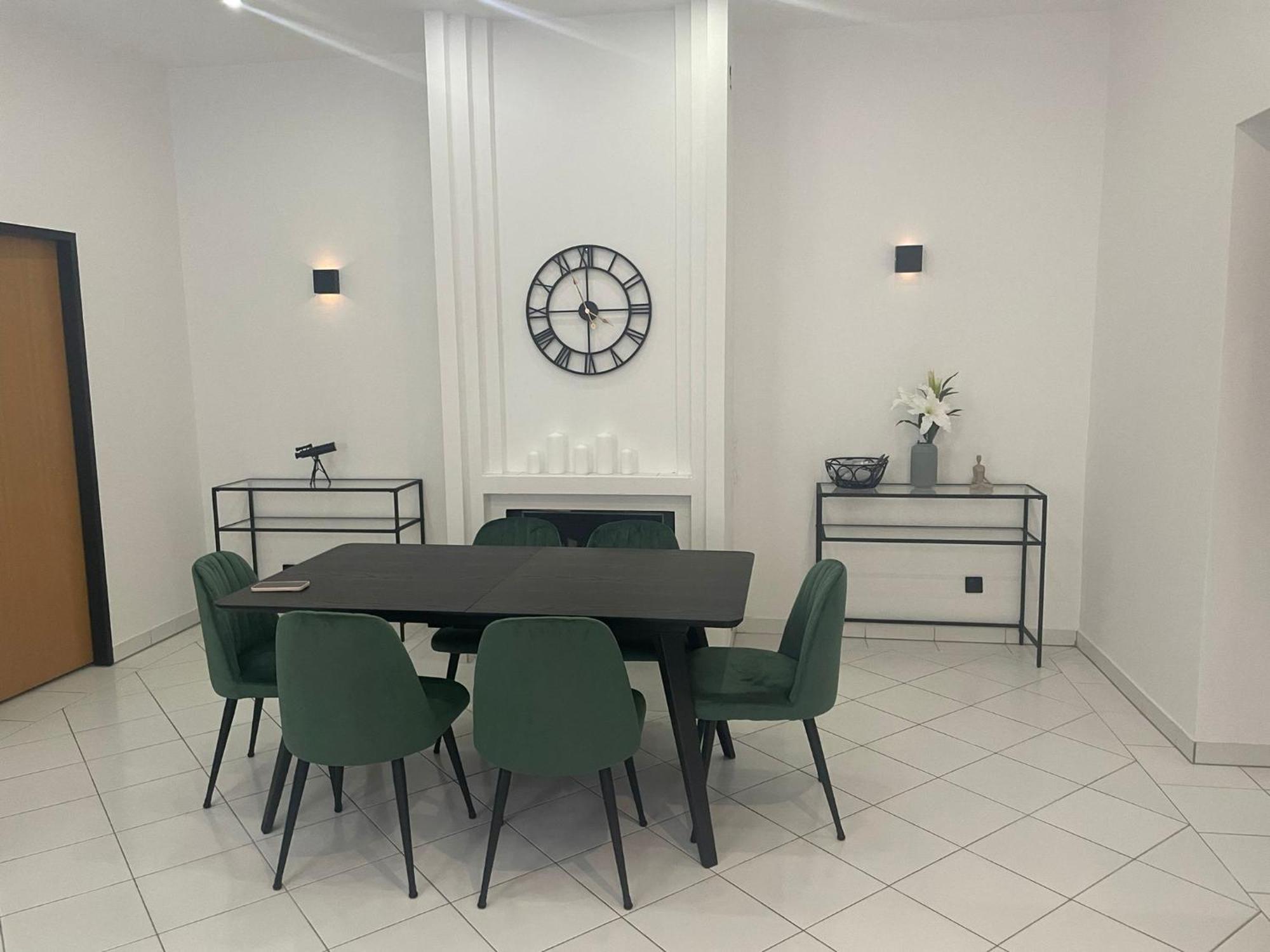 Focky City Apartments Wina Bagian luar foto